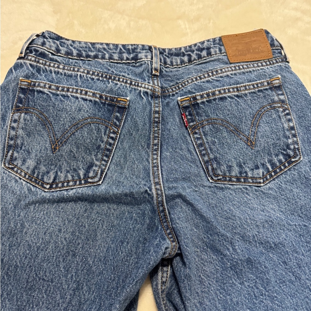 LEVIS LOW CUT LOOSE JEANS - Picture 2 of 3